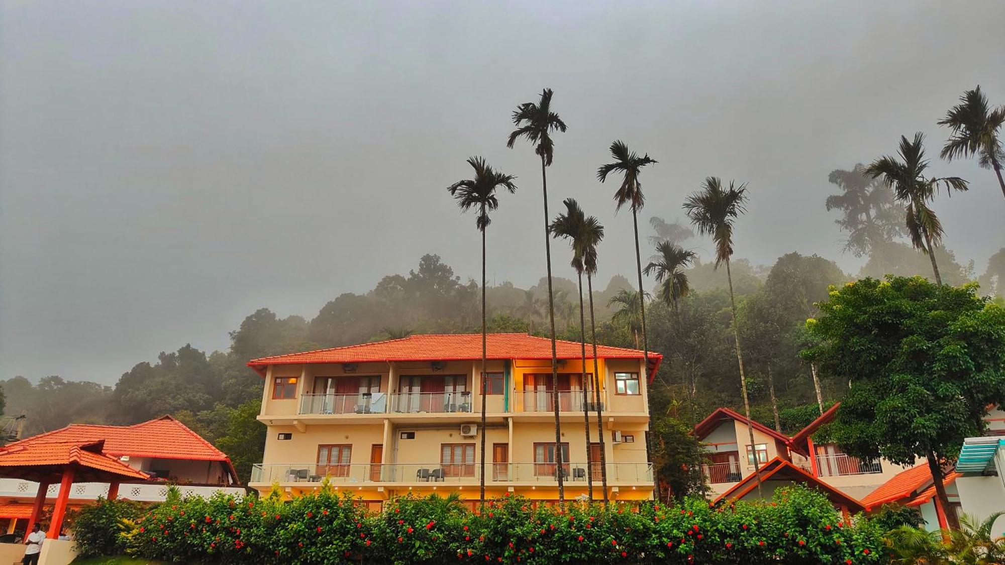 Hill Crest Resort - Coorg Madikeri Bagian luar foto
